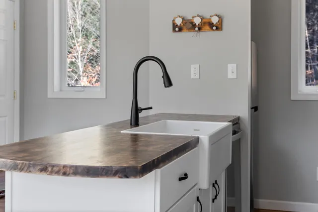 $344,900 | 82 Angus Drive, Johnson, VT 05656