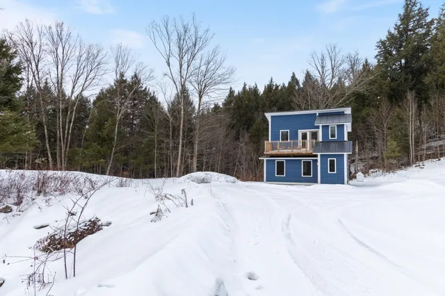 $324,900 | 82 Angus Drive, Johnson, VT 05656