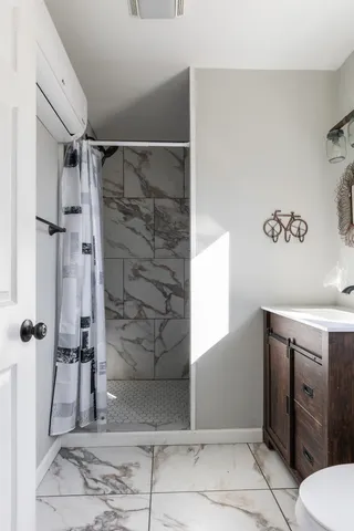 $344,900 | 82 Angus Drive, Johnson, VT 05656