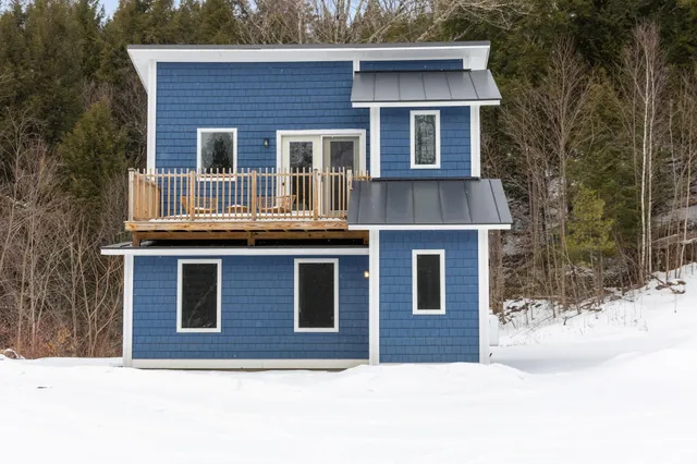 $324,900 | 82 Angus Drive, Johnson, VT 05656