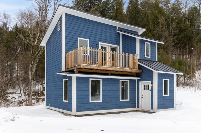 $324,900 | 82 Angus Drive, Johnson, VT 05656