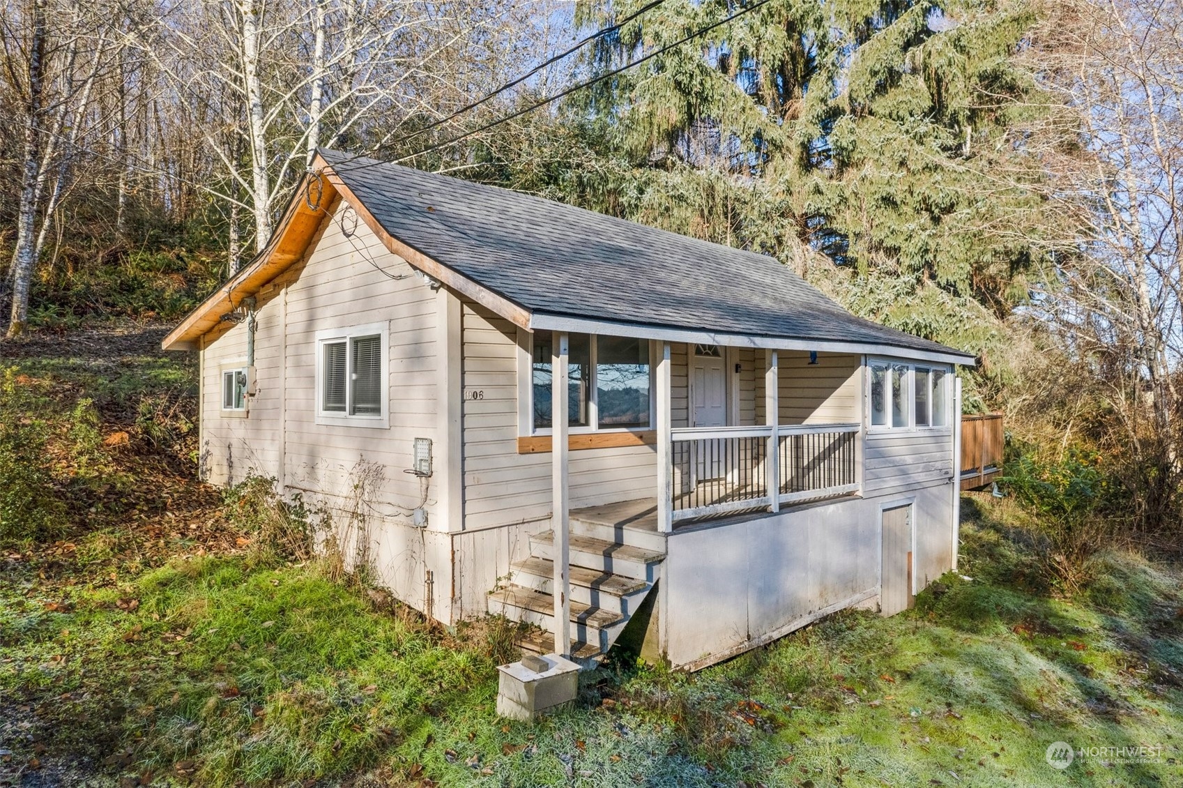 1906 Stuart Street Raymond, WA 98577 - Photo 2 of 21 Gallery Image 2