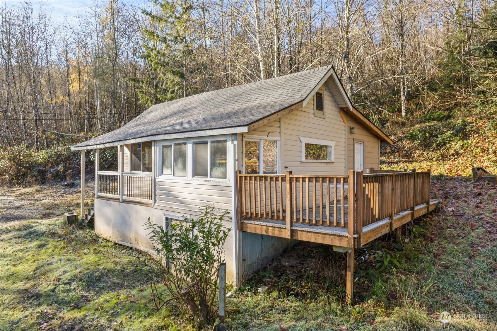 1906 Stuart Street Raymond, WA 98577 - Photo 3 of 21 Gallery Image 3