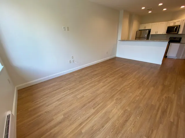 $2,583 | 875 Elm Street, Unit 211, Manchester, NH 03101