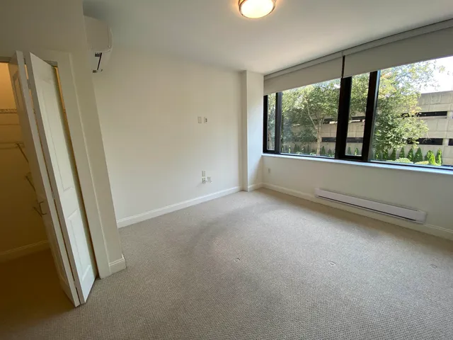 $2,583 | 875 Elm Street, Unit 211, Manchester, NH 03101