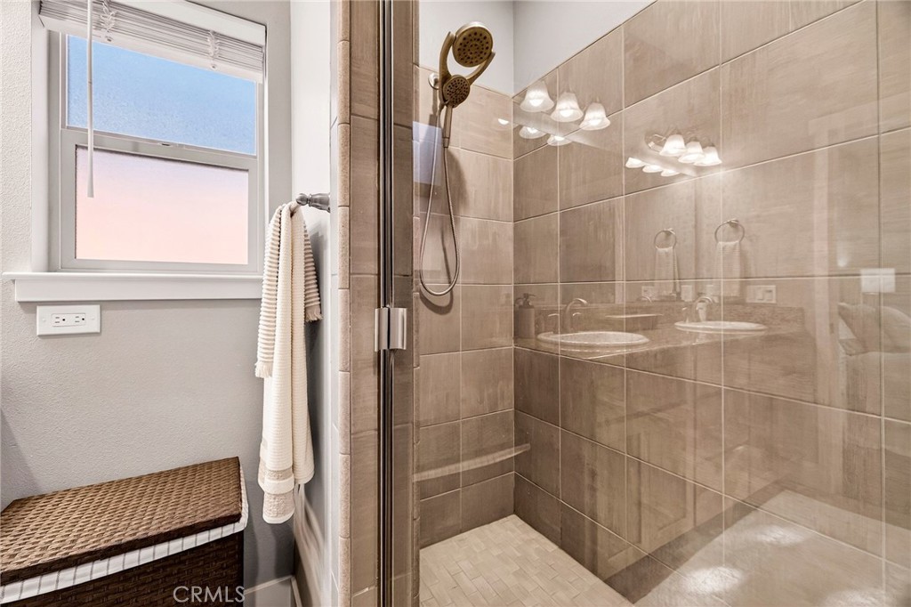 2855 Pin Oak Lane Chico, CA 95928 - Photo 21 of 48 a bathroom with a shower