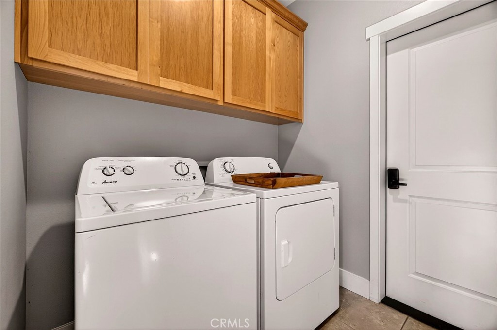 2855 Pin Oak Lane Chico, CA 95928 - Photo 33 of 48 a utility room with dryer and washer