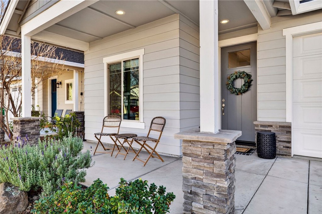 2855 Pin Oak Lane Chico, CA 95928 - Photo 10 of 48 a dining area with furniture and potted plants
