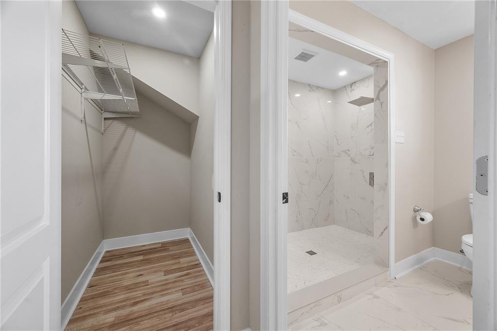 106 44th Street Pittsburgh, PA 15201 - Photo 21 of 41 a bathroom with a bathtub and shower