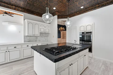 $789,000 | 602 Fallbrook Avenue, Clovis, CA 93611