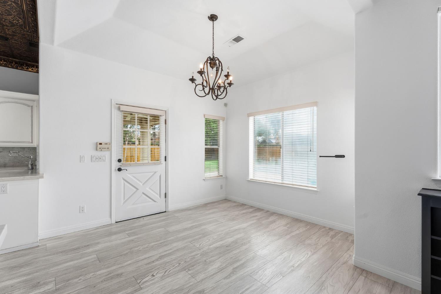 602 Fallbrook Avenue Clovis, CA 93611 - Photo 14 of 42