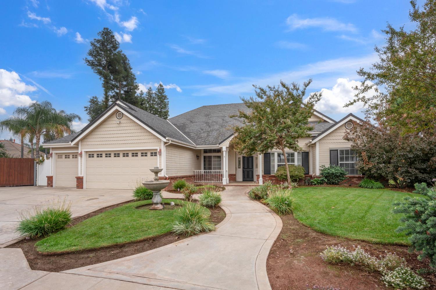 602 Fallbrook Avenue Clovis, CA 93611 - Photo 2 of 42