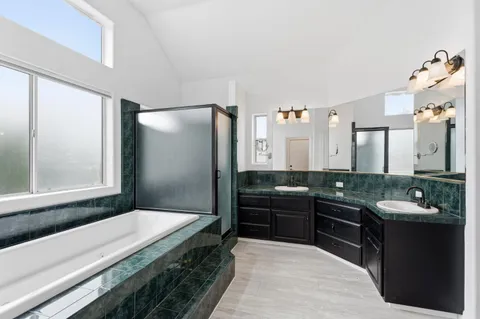 $789,000 | 602 Fallbrook Avenue, Clovis, CA 93611