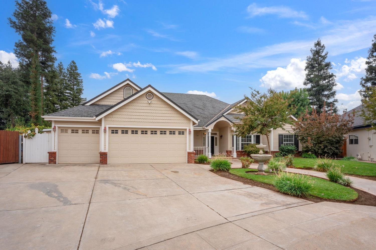 602 Fallbrook Avenue Clovis, CA 93611 - Photo 3 of 42