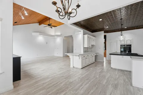 $789,000 | 602 Fallbrook Avenue, Clovis, CA 93611