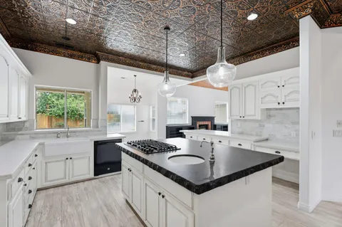 $789,000 | 602 Fallbrook Avenue, Clovis, CA 93611