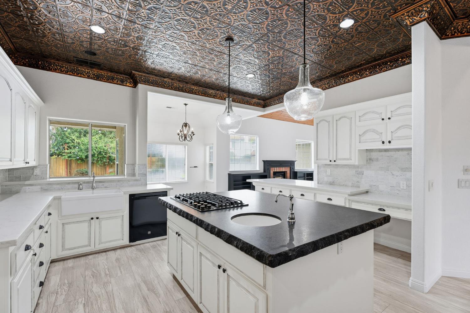 602 Fallbrook Avenue Clovis, CA 93611 - Photo 9 of 42