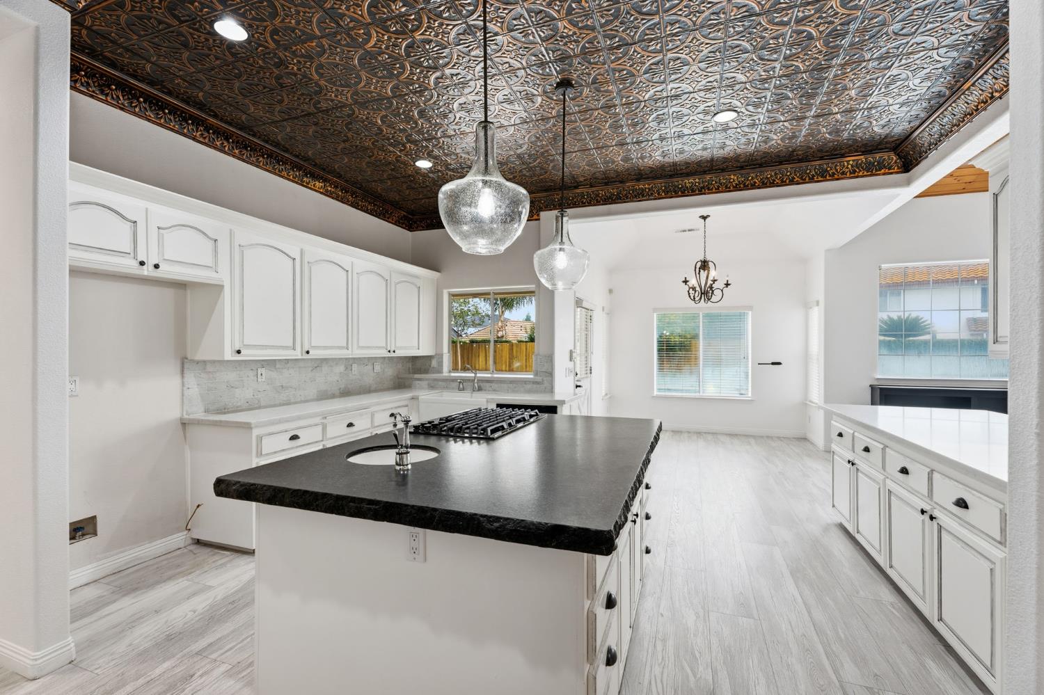 602 Fallbrook Avenue Clovis, CA 93611 - Photo 10 of 42