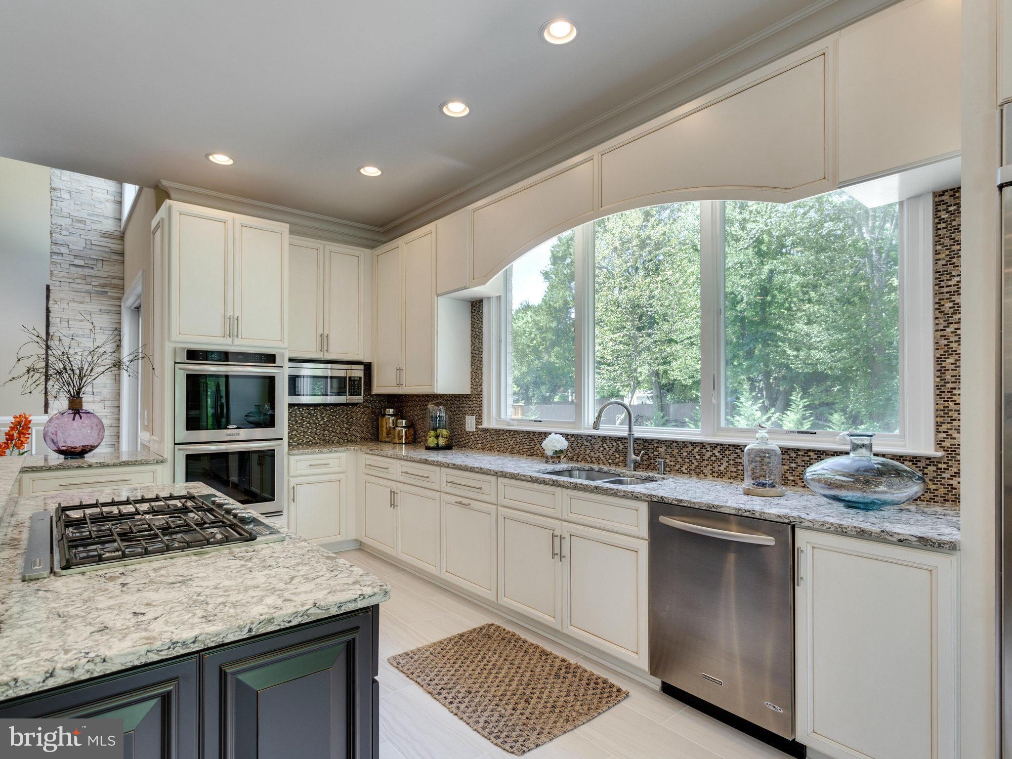 385 Court House Road Southwest Vienna, VA 22180 - Photo 18 of 29 Gourmet Kitchen, Island and Designer Cabinets