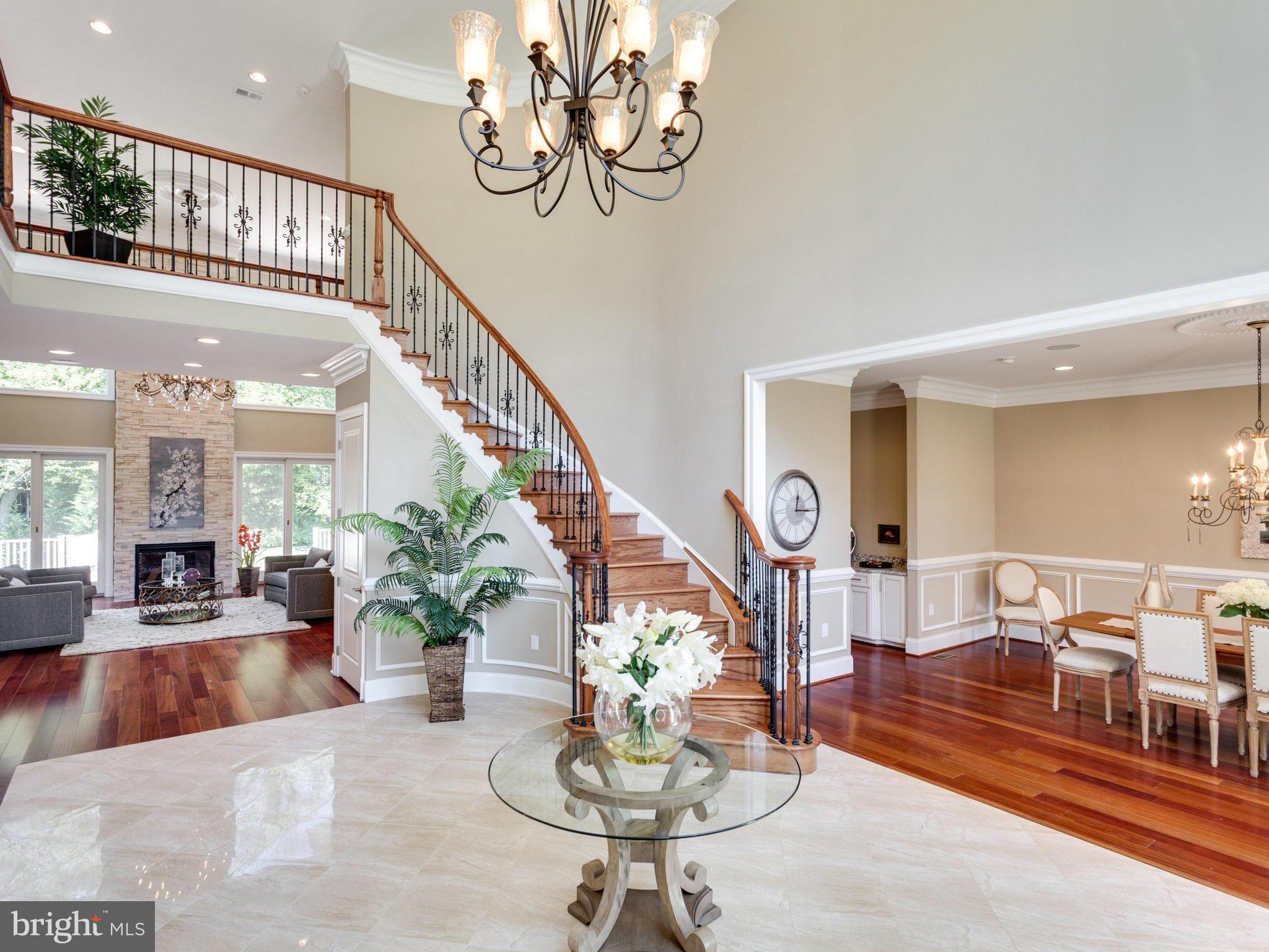 385 Court House Road Southwest Vienna, VA 22180 - Photo 5 of 29 Grand Foyer View to Dining Room