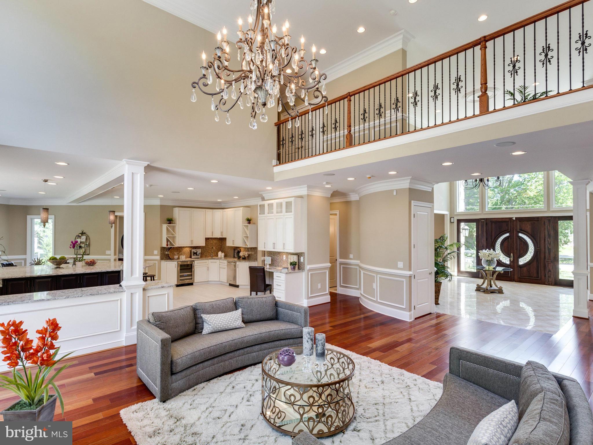 385 Court House Road Southwest Vienna, VA 22180 - Photo 7 of 29 Great Room View of Upstairs Balcony