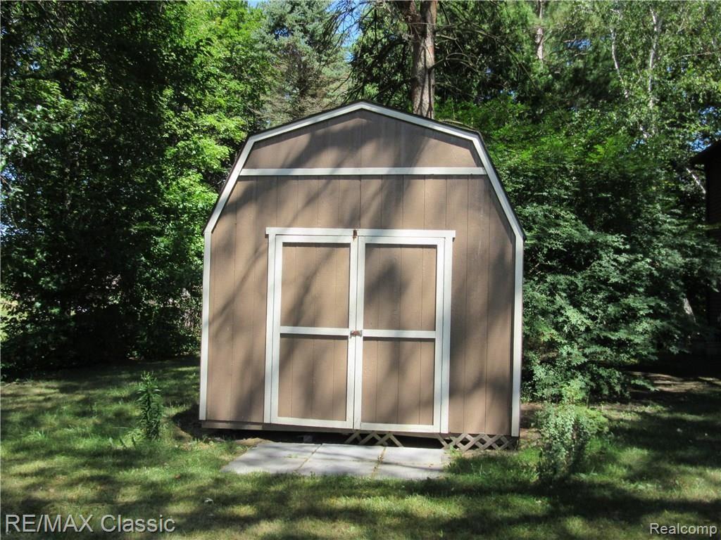 3169 Middle Road Highland, MI 48357 - Photo 24 of 24 3169 Middle Rd 024.JPG