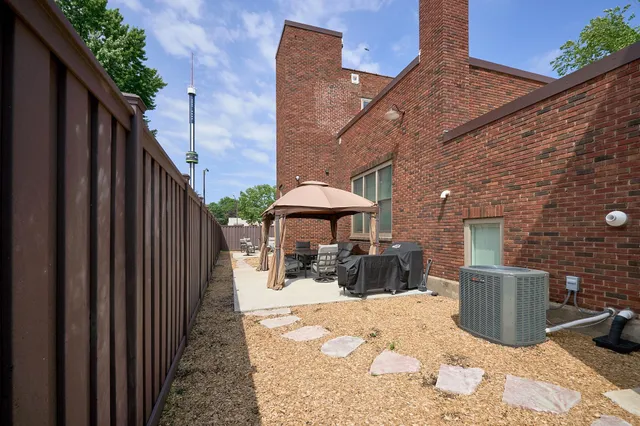 $1,270,000 | 1290 Snelling Avenue North, St. Paul, MN 55108