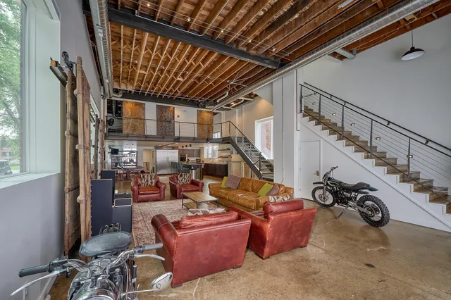 $1,199,000 | 1290 Snelling Avenue North, St. Paul, MN 55108