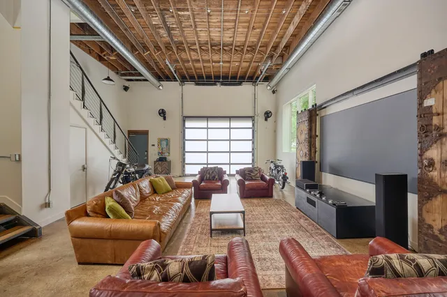 $1,270,000 | 1290 Snelling Avenue North, St. Paul, MN 55108