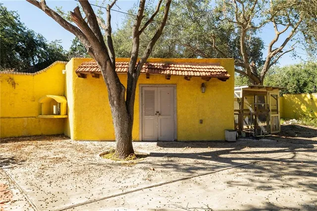 a view of a outdoor space