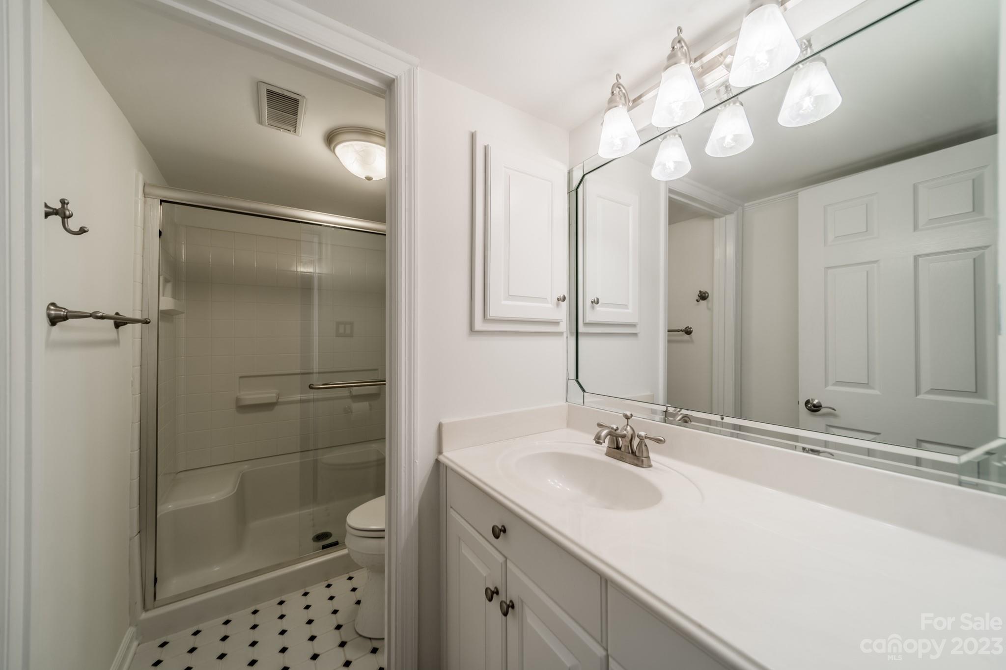 1704 Roxborough Road Charlotte, NC 28211 - Photo 15 of 34 Gallery Image 15