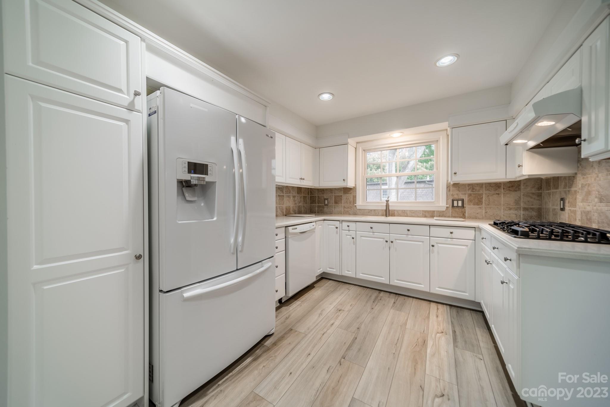 1704 Roxborough Road Charlotte, NC 28211 - Photo 8 of 34 Gallery Image 8