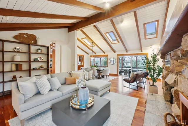 $2,000,000 | 2016 Park Vista Court, Santa Rosa, CA 95405