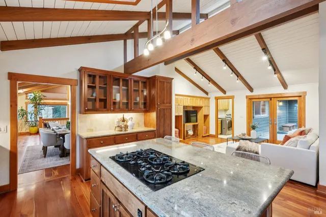 $2,000,000 | 2016 Park Vista Court, Santa Rosa, CA 95405