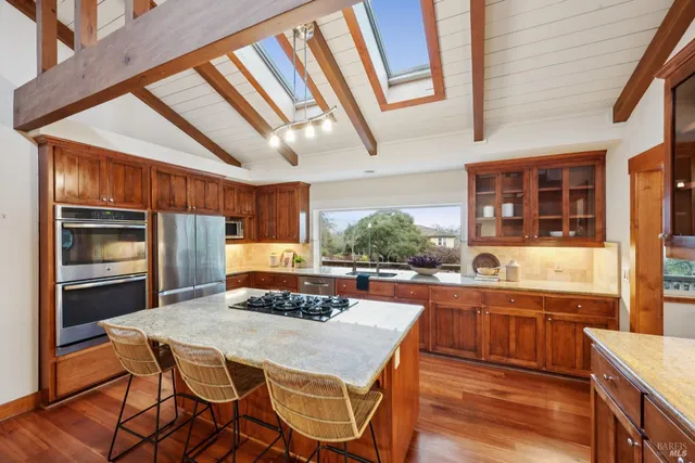 $2,000,000 | 2016 Park Vista Court, Santa Rosa, CA 95405