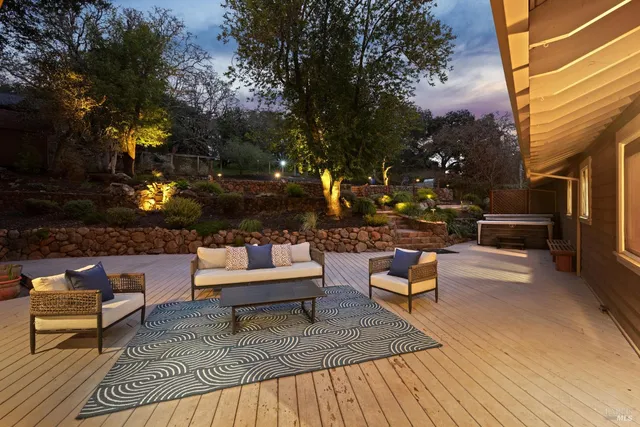 $2,000,000 | 2016 Park Vista Court, Santa Rosa, CA 95405