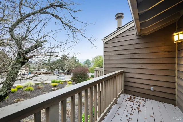 $2,000,000 | 2016 Park Vista Court, Santa Rosa, CA 95405