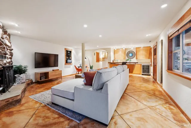 $2,000,000 | 2016 Park Vista Court, Santa Rosa, CA 95405