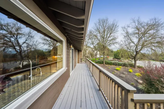 $2,000,000 | 2016 Park Vista Court, Santa Rosa, CA 95405