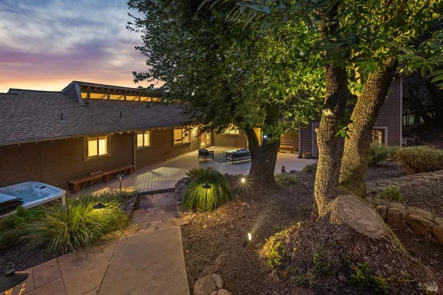 $2,000,000 | 2016 Park Vista Court, Santa Rosa, CA 95405