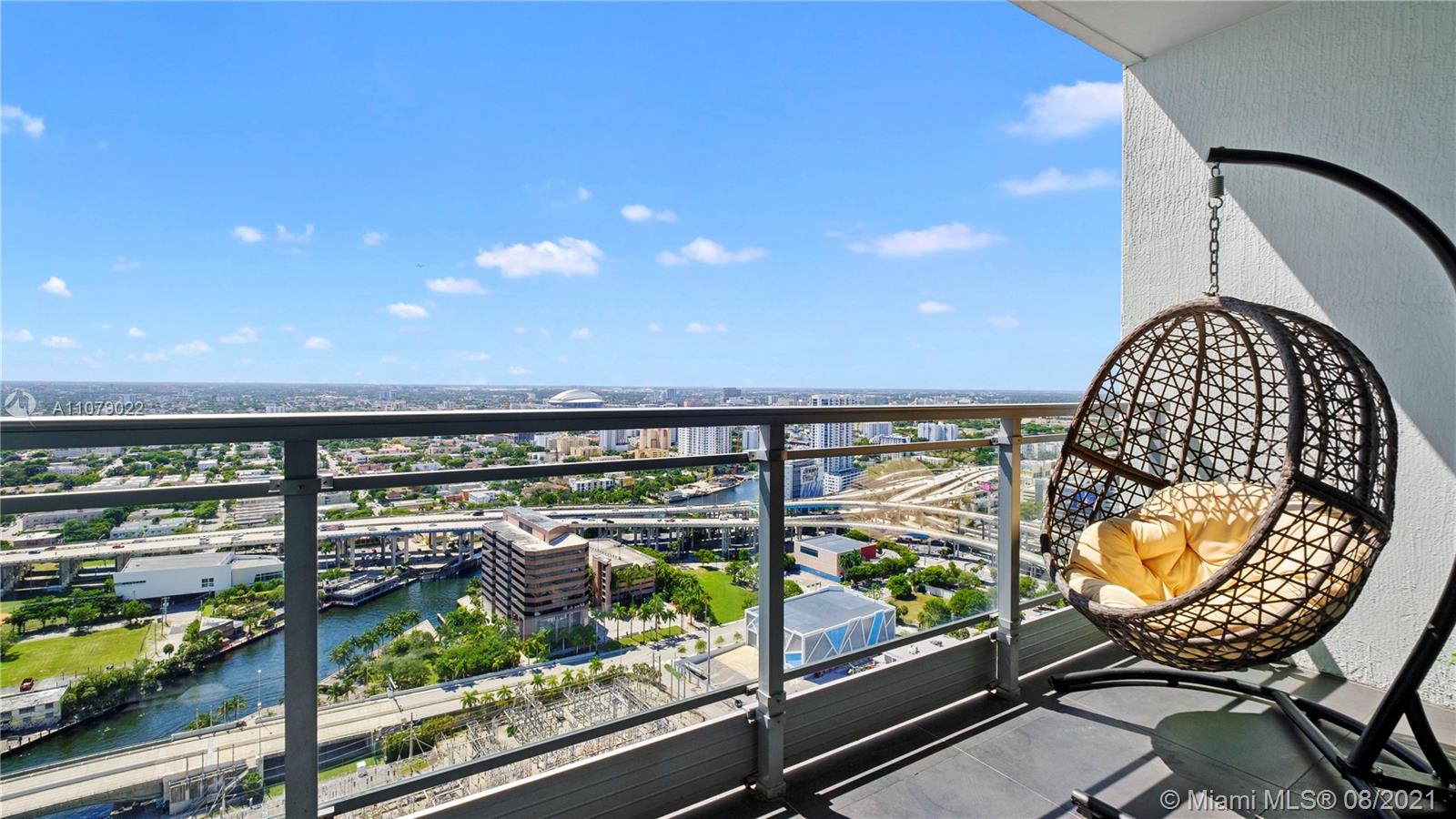 92 Southwest 3rd Street, Unit 3807 Miami, FL 33130 - Photo 2 of 15