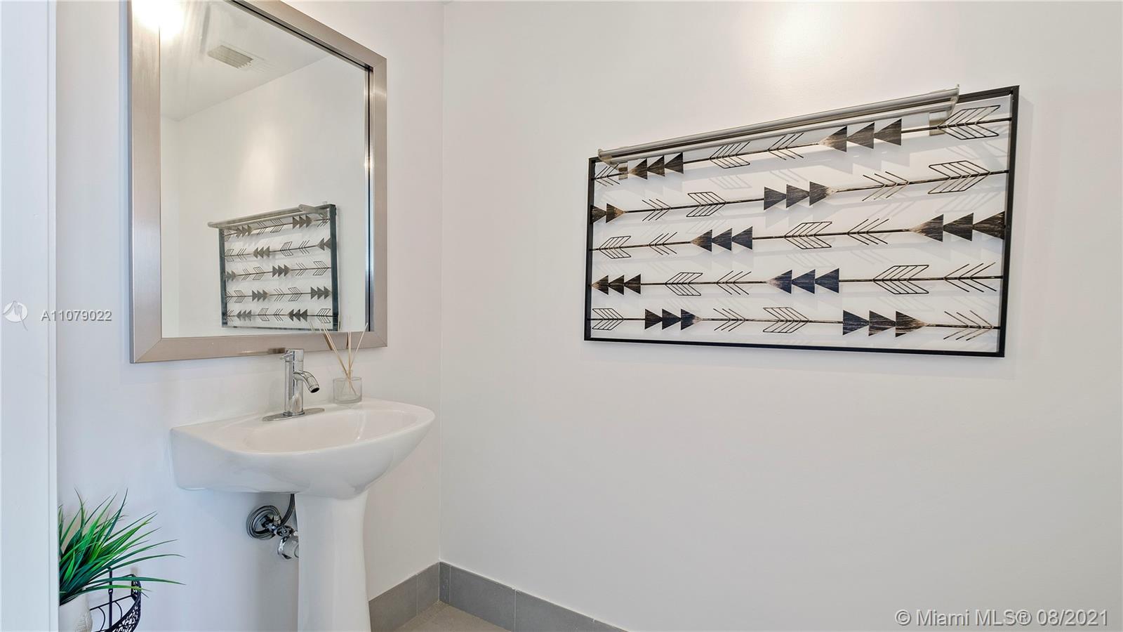 92 Southwest 3rd Street, Unit 3807 Miami, FL 33130 - Photo 12 of 15