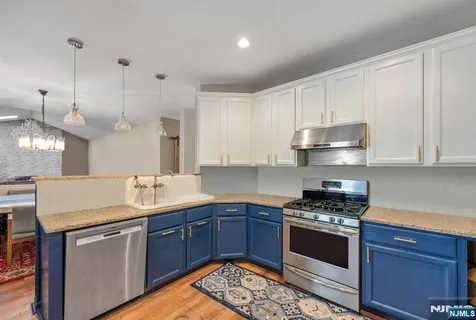 $1,385,000 | 134 Arthur Court, Mahwah, NJ 07430