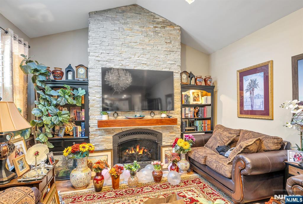 134 Arthur Court Mahwah, NJ 07430 - Photo 15 of 39