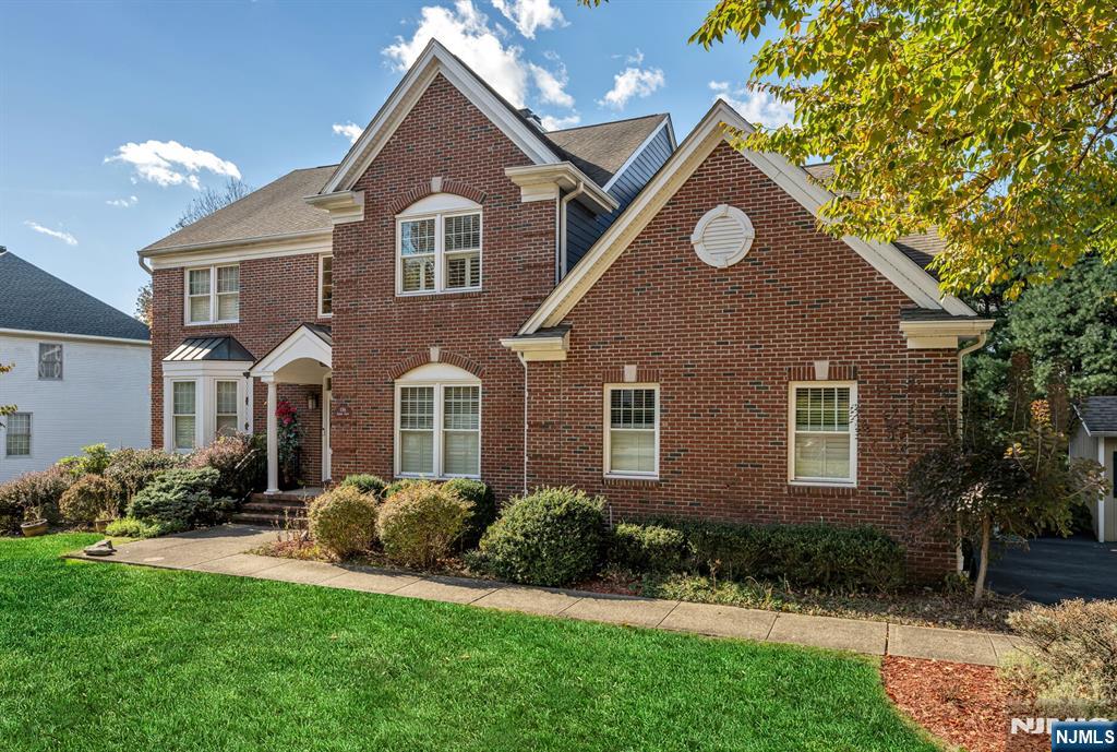 134 Arthur Court Mahwah, NJ 07430 - Photo 2 of 39