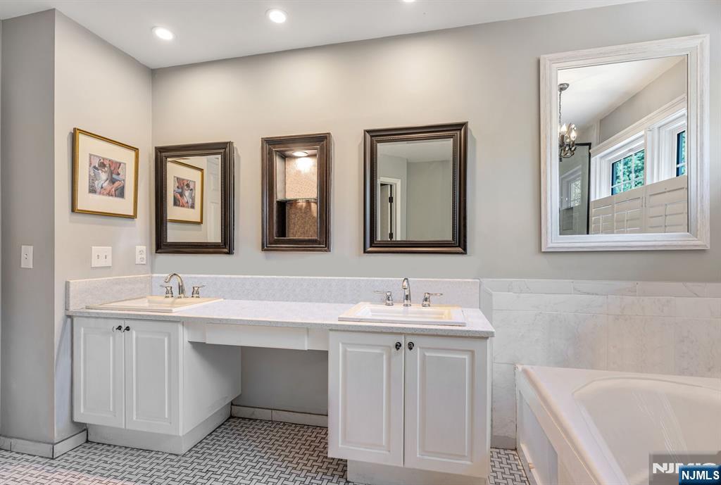 134 Arthur Court Mahwah, NJ 07430 - Photo 22 of 39