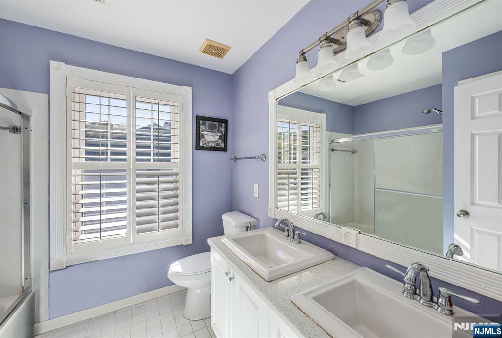 134 Arthur Court Mahwah, NJ 07430 - Photo 25 of 39