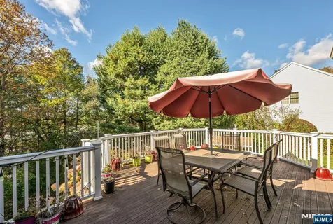 $1,385,000 | 134 Arthur Court, Mahwah, NJ 07430