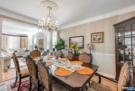 $1,385,000 | 134 Arthur Court, Mahwah, NJ 07430