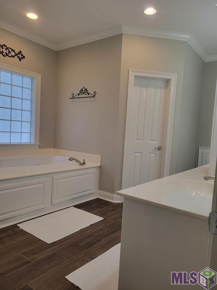 643 Highway 653 Raceland, LA 70394 - Photo 27 of 47 MASTER BATH
